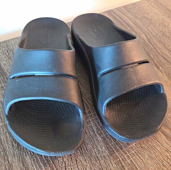 OOFOS Other - Oofos Men’s Black Slide Sandals Slip-On Open Toe Rubber Upper Logo US 6